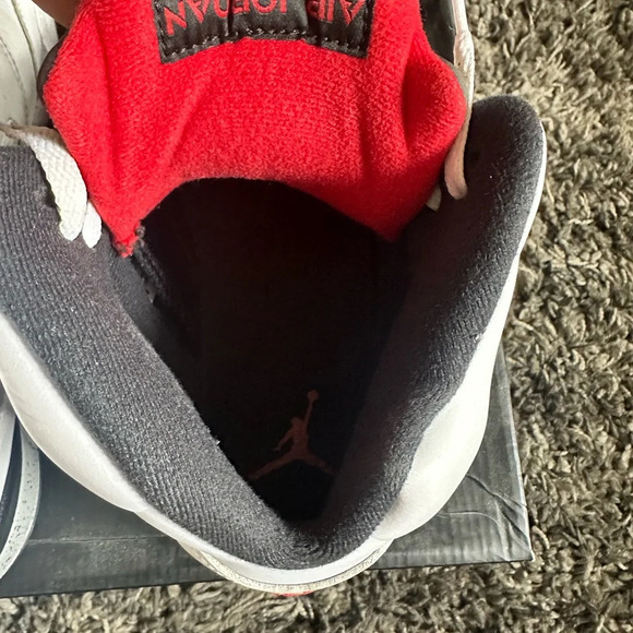 Jordan 5 Retro White Cement (10.5) - Picture 5 of 9